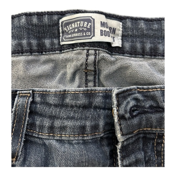 Women's Signature by Levi's Modern Bootcut Jeans - Picture 3 of 6
